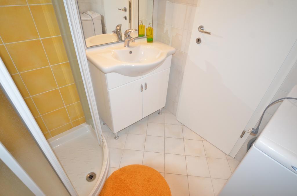 Apartment Anna Borik Rovigno Esterno foto